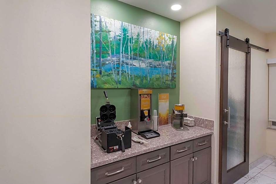 Quality Inn & Suites Airport West Salt Lake City