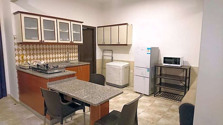 Al Fawanes Hotel Apartments