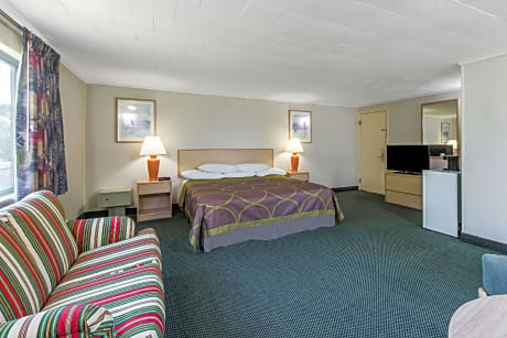 Deluxe King Room - Non-Smoking