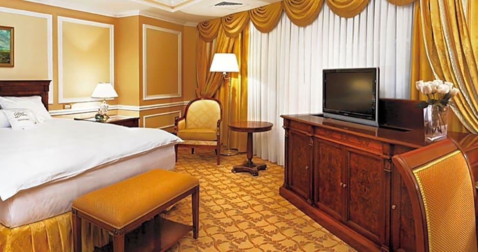 Photo 1 of 3 of Deluxe 1 Double Bed or 2 Beds