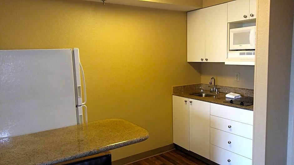 Extended Stay America Suites - Kansas City - Overland Park - Metcalf Ave