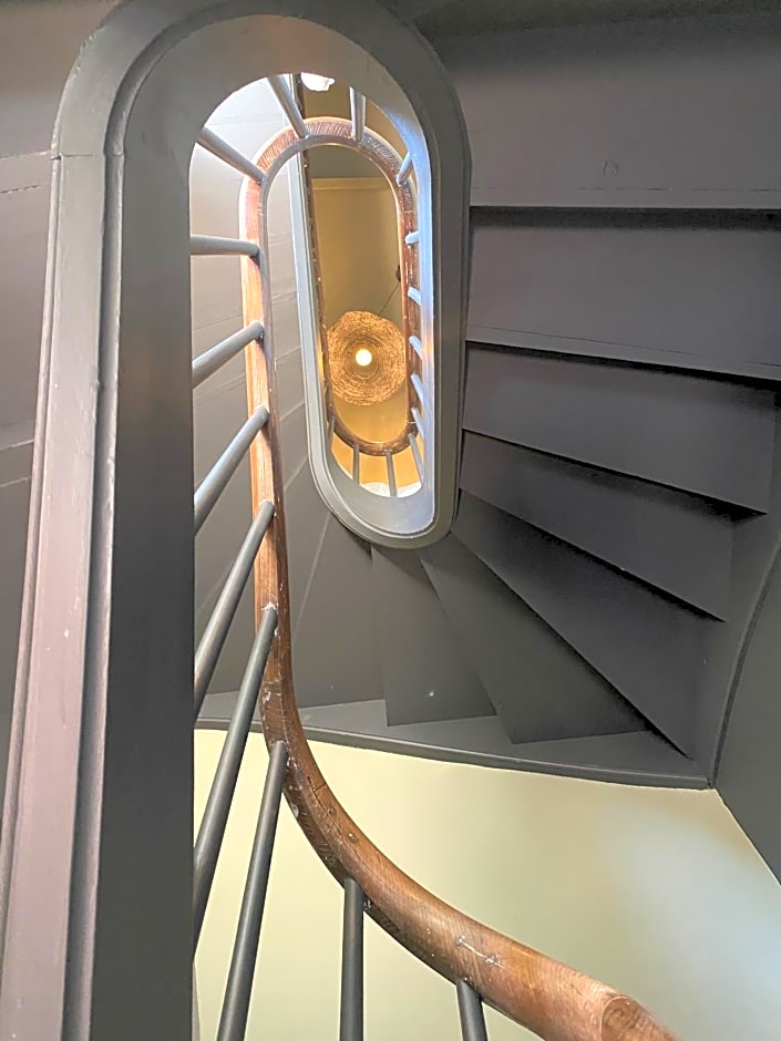 La maison du grand rocher