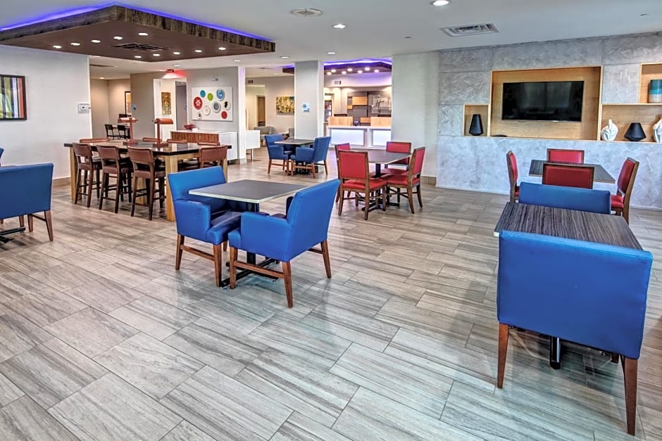 Holiday Inn Express Hotel & Suites Memphis Southwind By IHG