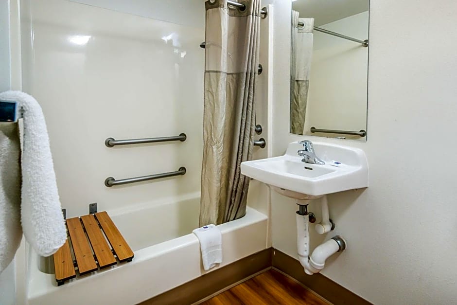 Motel 6-Irving, TX - Dallas