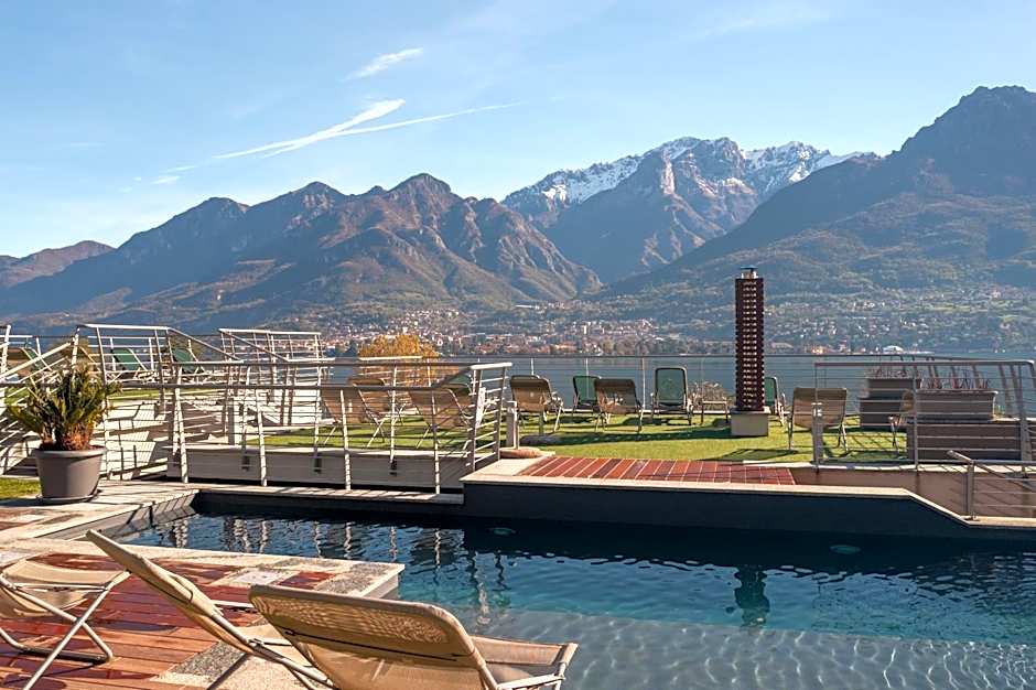 Bellagio Village- 4 Apartments by the lake - Seasonal Warm Pool and Sauna