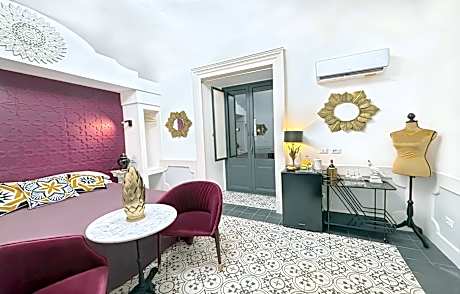 Deluxe Suite with Spa Bath