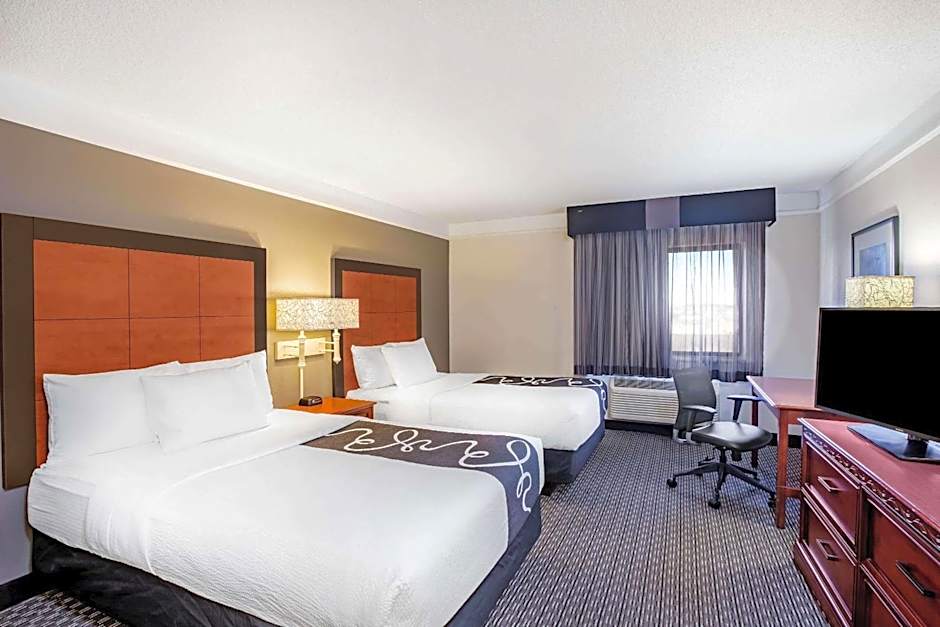 La Quinta Inn & Suites by Wyndham Houston Baytown East