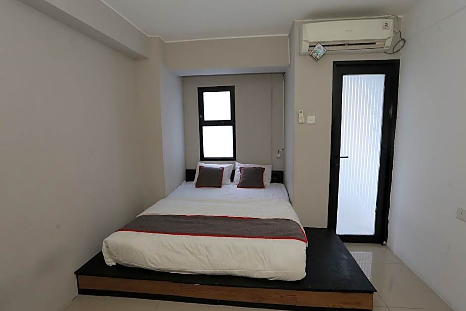 Collection O 93750 Luxury Rooms @ Urbantown Serpong