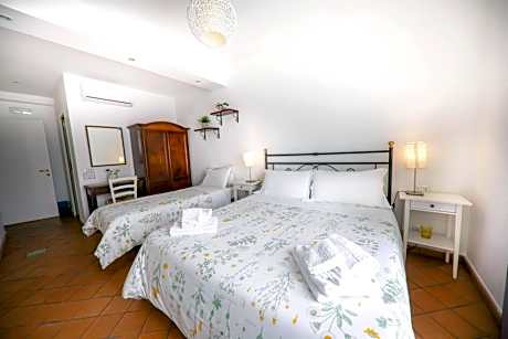 Large Double Room with Balcony