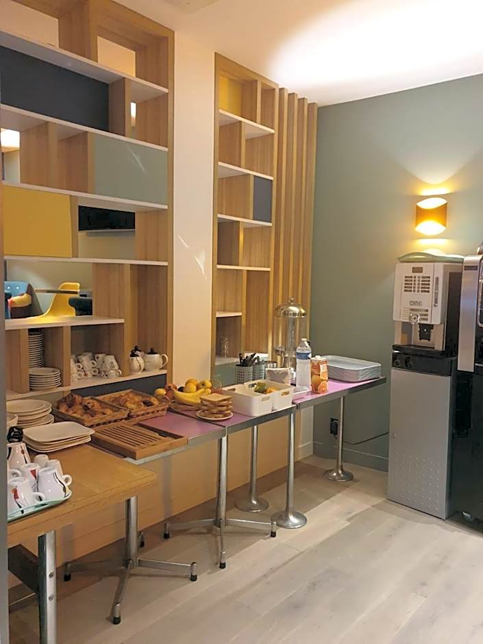 Panam Hotel GAMBETTA- Place Gambetta-Mairie du 20 emme
