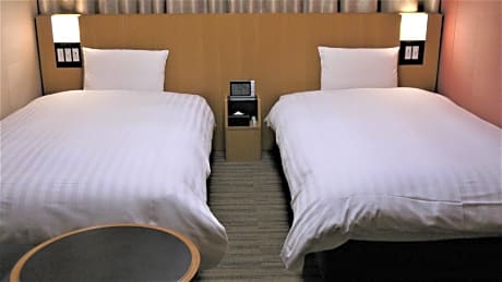 Standard Twin Room - Non-Smoking - No Daily Cleaning