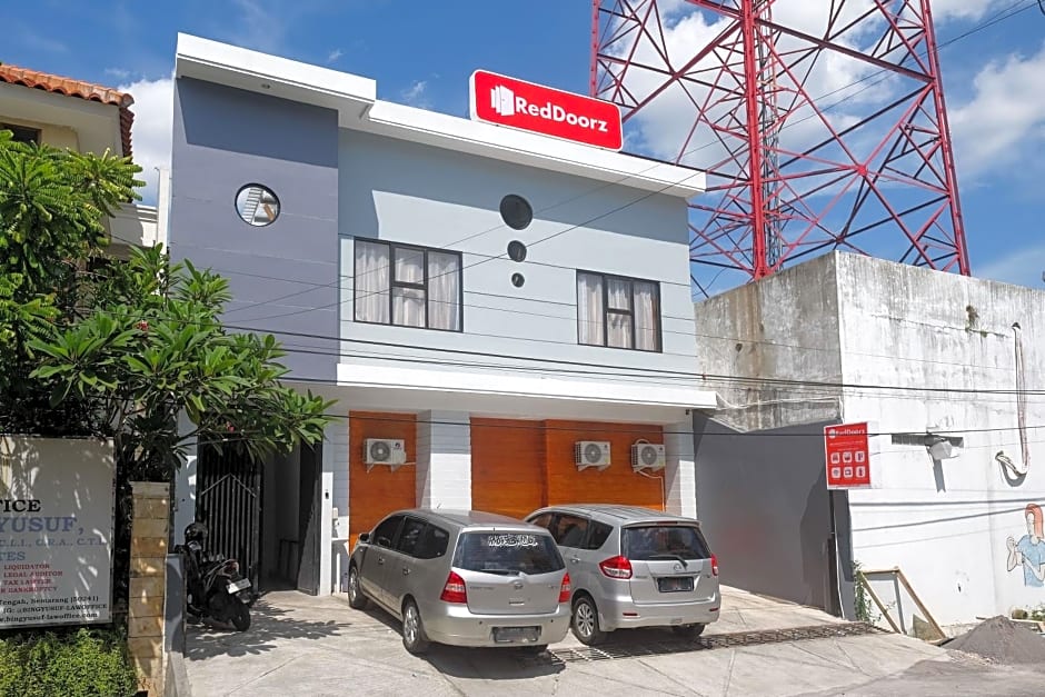 RedDoorz near Tentrem Mall Semarang