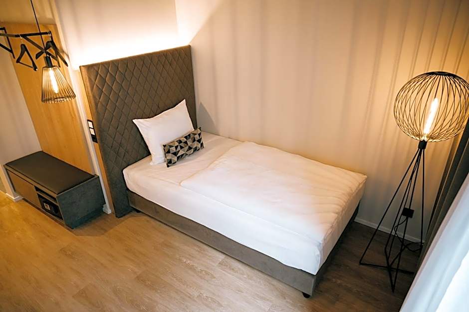 LOOM Hotel & Skybar