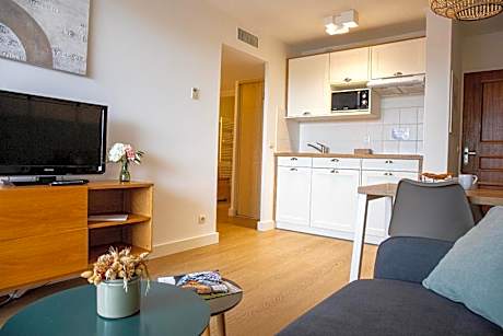 One-Bedroom Apartment Mountain Side (5 People)