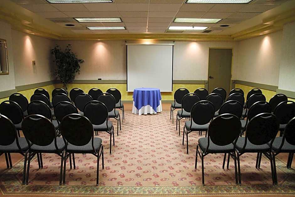 Ramada by Wyndham Viscount Suites Tucson East