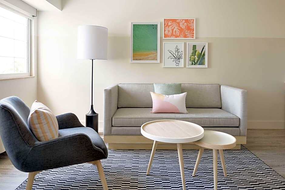 Hampton by Hilton Grand Cayman Seven Mile Beach