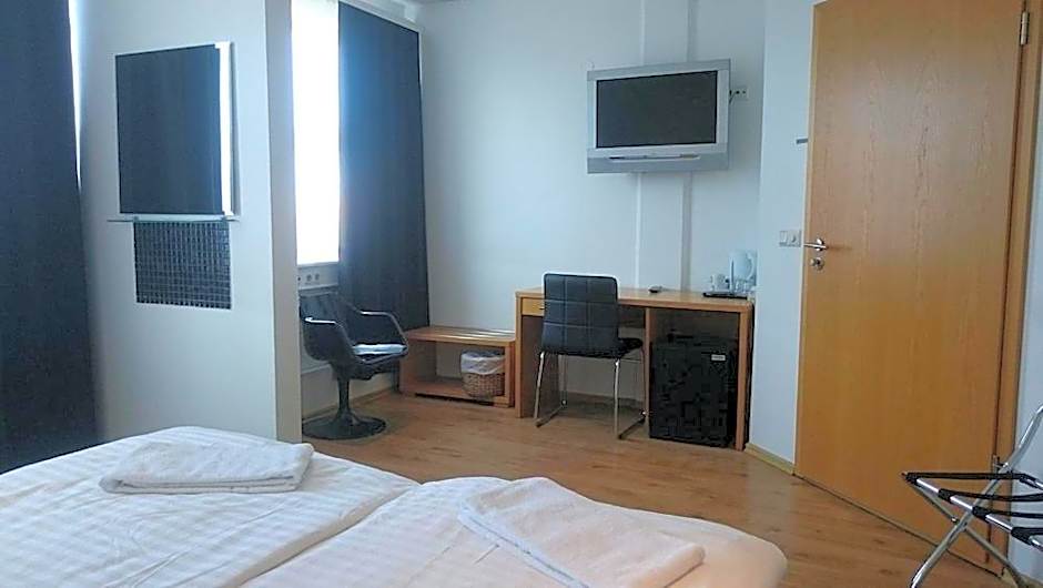 101 Guesthouse Hotel