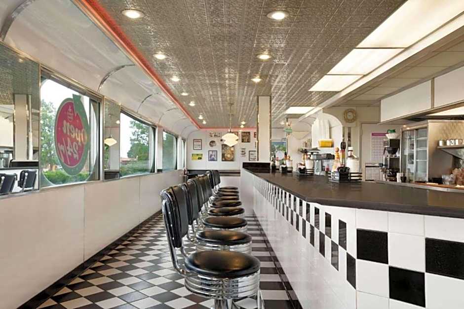 Travelodge by Wyndham Vaughn