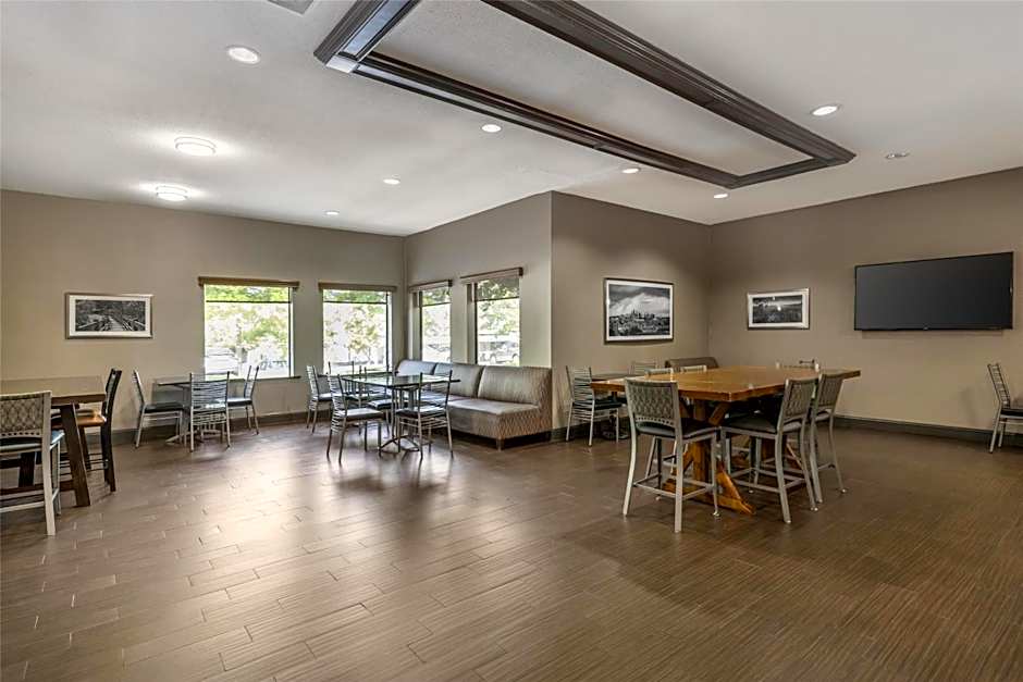 Best Western Plus Lee's Summit Hotel & Suites