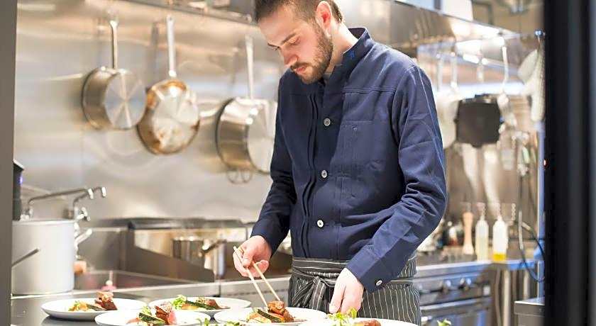 UNWIND HOTEL & BAR OTARU