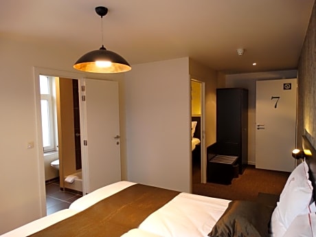 Family Room (4 Adults)