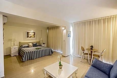 Suite with Garden View