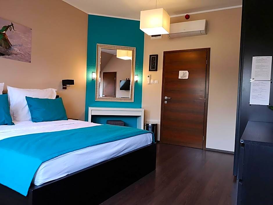 Parton Hotel & Bowling