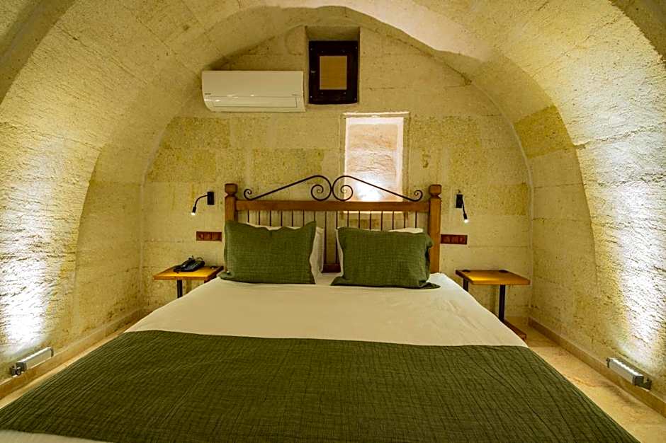 Ares Cave Suites