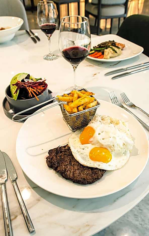 Le Parc Hotel, Beyond Stars