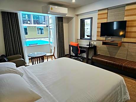 Deluxe King Room with Pool View