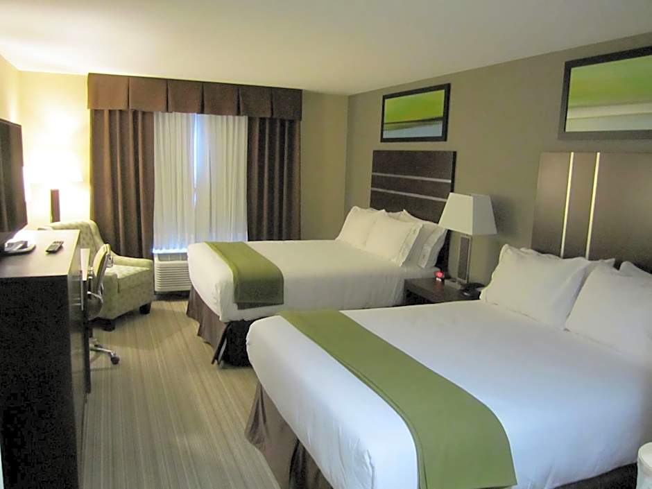 Holiday Inn Express Golden-Kicking Horse By IHG