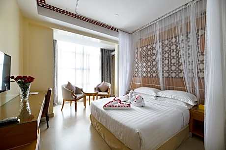 Saab Royale Hotel