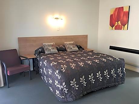 Studio with Outdoor Spa Bath