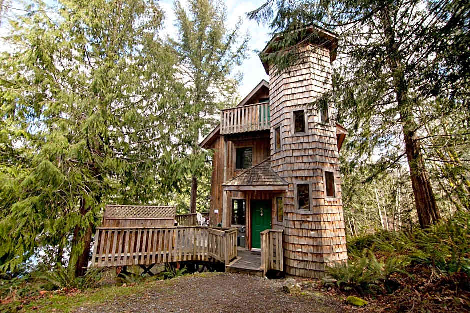 Photo 1 of 2 of 3 Bedroom Chalet