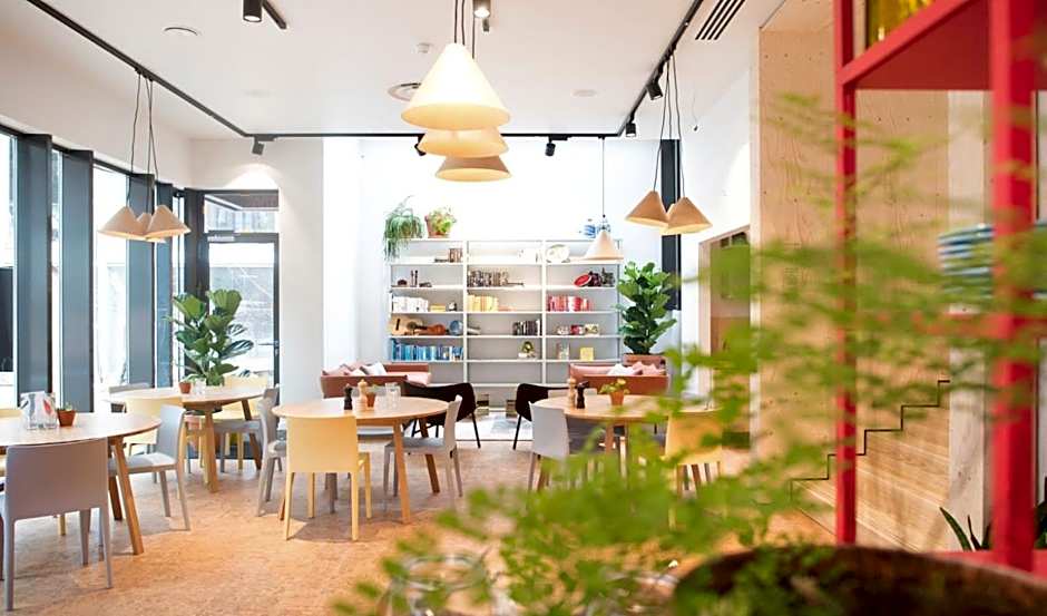 The Green Elephant Hostel & Spa