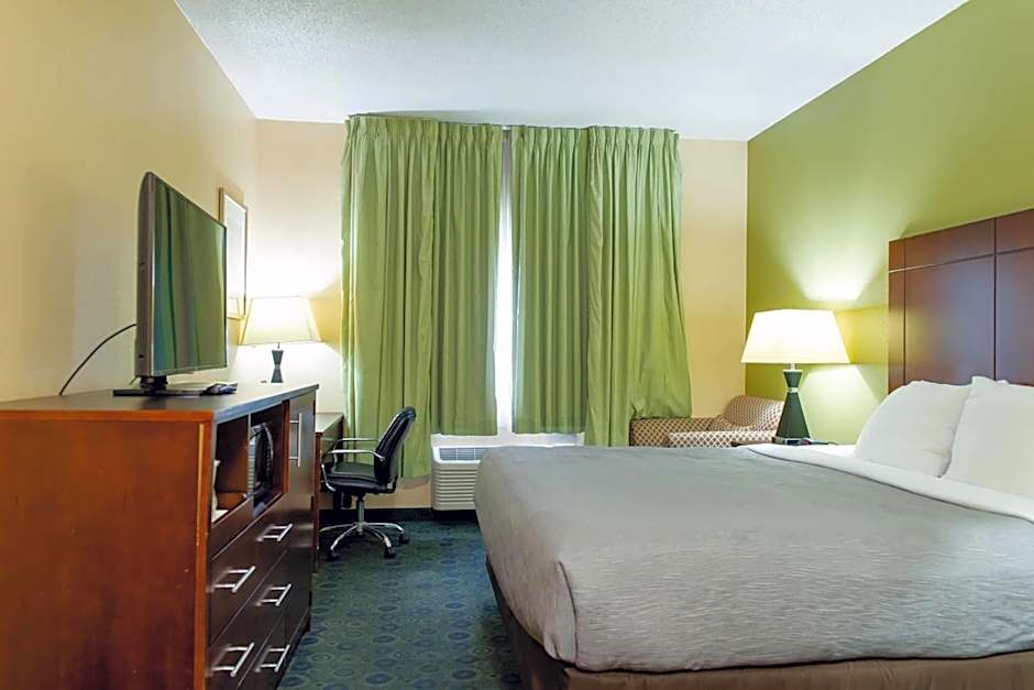 Quality Inn & Suites Bloomington I-55 and I-74