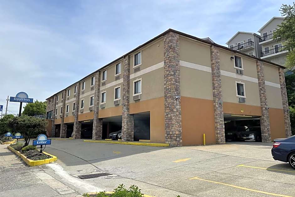 Days Inn by Wyndham Jersey City