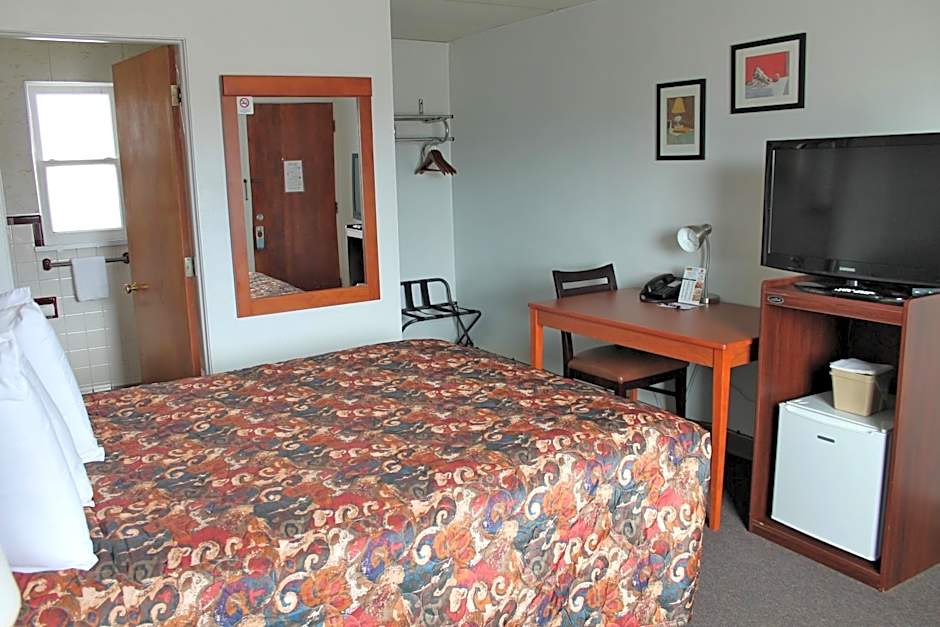 Budget Host Crestview Inn