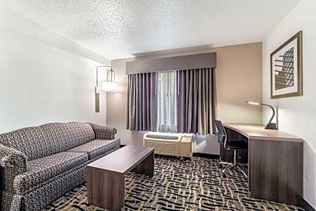 King Room with Accessible Tub - Accessible/Non-Smoking