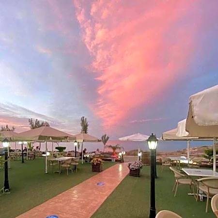 Marlita Beach Hotel Apartments