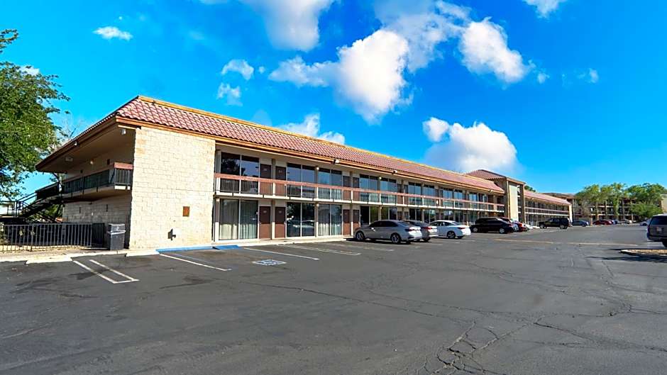 Motel 6 Victorville, CA - Civic Center / Route 66