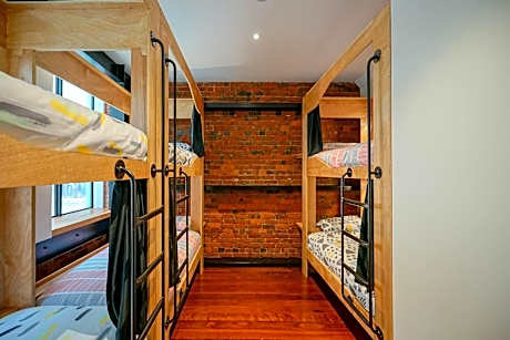 Bed in 6-Bed Mixed Dormitory Room