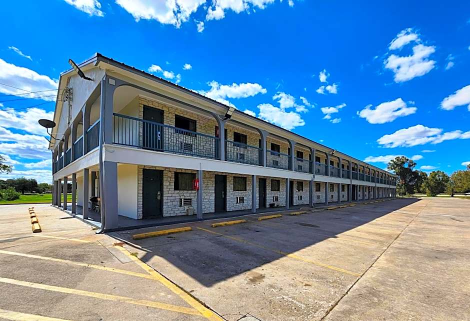 Scottish Inn & Suites