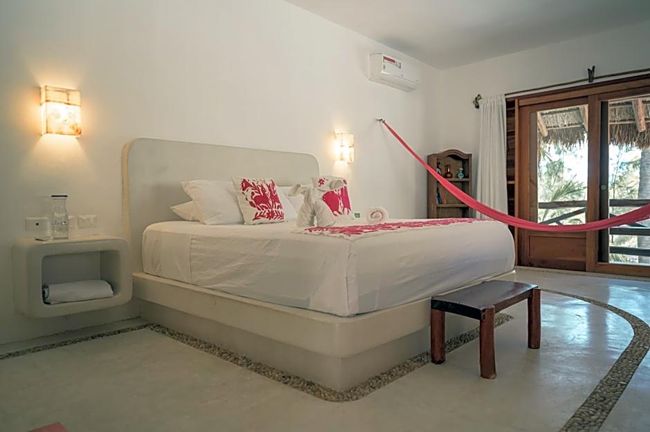 Casa Iguana Holbox - Beachfront Hotel