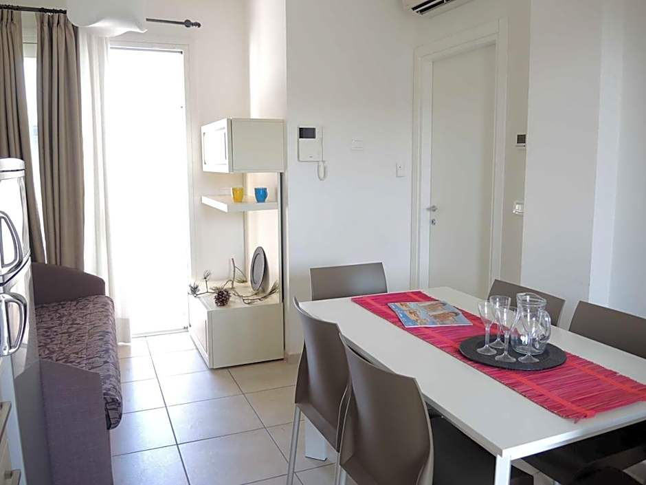 Comfortable flat in a residence with swimming pool