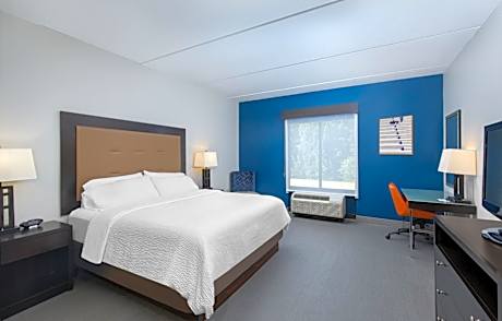 Standard King Room with Accessible Tub - Mobility Access