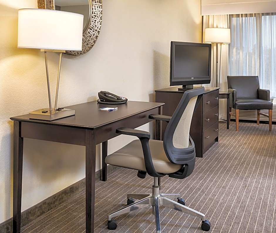 Holiday Inn Express Hotel & Suites Minneapolis - Minnetonka By IHG