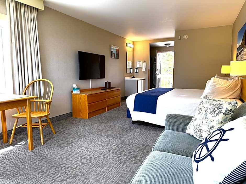Atlantic Eyrie Lodge