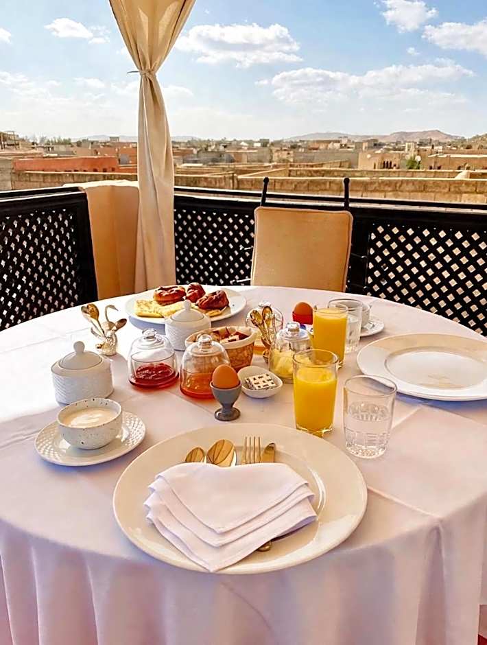 Riad ABBASSIA Marrakech Première - Authentic Medina Experience