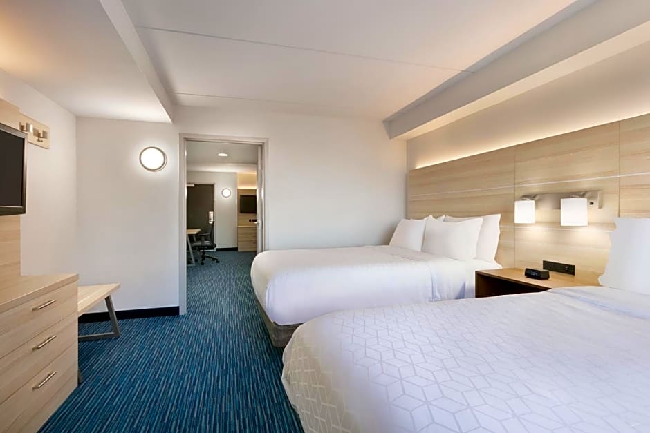 Holiday Inn Express Hotel & Suites Norfolk Airport